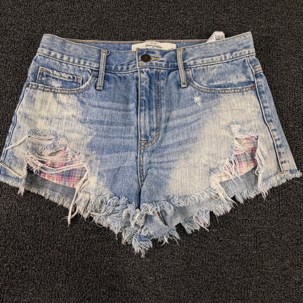 Abercrombie Shorts Womens 6 Distressed Blue Plaid Lining Frayed Hem EUC